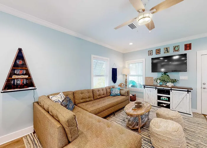 Modern With Screened Porch On-site Pool Ac & W&d * Gulf Shores