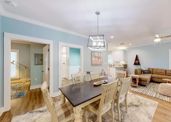 Modern With Screened Porch On-site Pool Ac & W&d * Gulf Shores