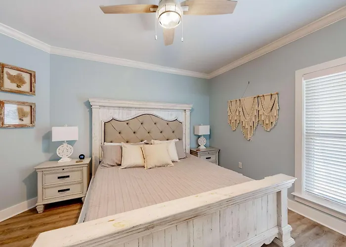 Modern With Screened Porch On-site Pool Ac & W&d Gulf Shores