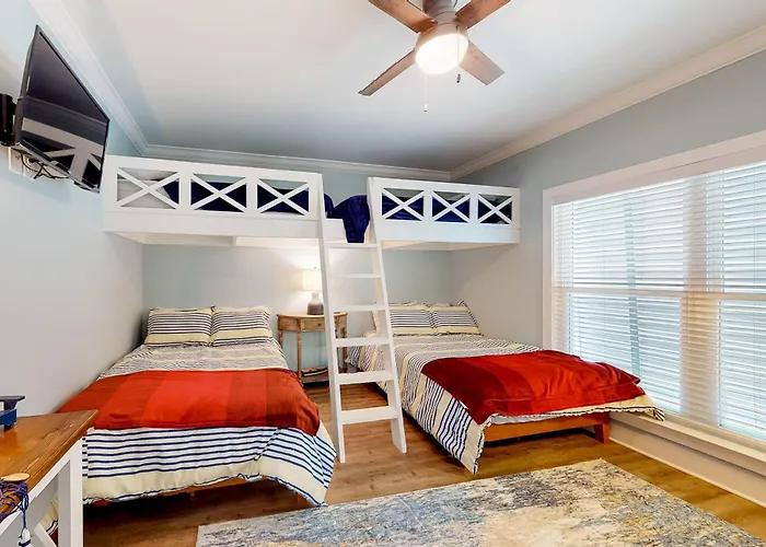 Modern With Screened Porch On-site Pool Ac & W&d * Gulf Shores