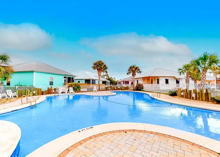 Modern With Screened Porch On-site Pool Ac & W&d Holiday home *