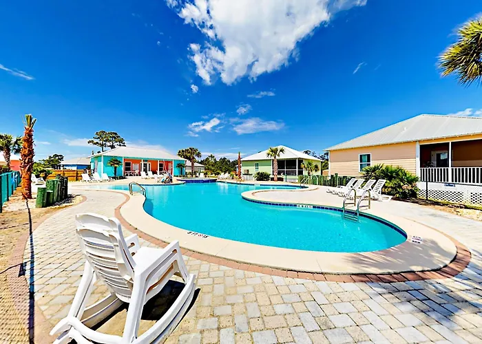 Modern With Screened Porch On-site Pool Ac & W&d Gulf Shores